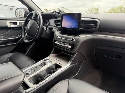 Used 2020 Ford Explorer XLT w/ Equipment Group 202A image 7