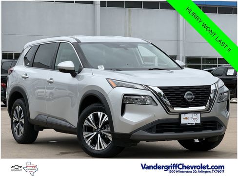 Used 2022 Nissan Rogue SV AWD/4WD image 2