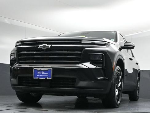 Used 2024 Chevrolet Traverse LT w/ Midnight/Sport Edition AWD/4WD image 37