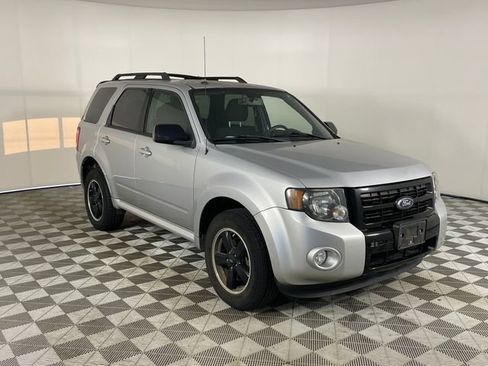 Used 2010 Ford Escape XLT AWD/4WD image 17