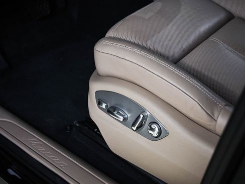 Certified 2026 Porsche Macan AWD/4WD image 14