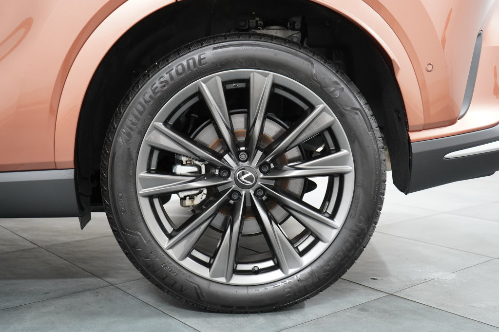 Used 2025 Lexus RX 350 F Sport w/ Convenience Package AWD/4WD image 34