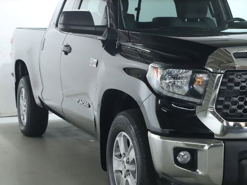 Used 2019 Toyota Tundra SR5 w/ SR5 Upgrade Package AWD/4WD image 8