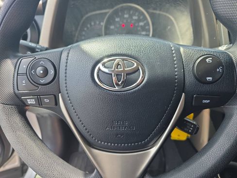 Used 2015 Toyota RAV4 LE AWD/4WD image 16