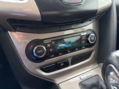 Used 2012 Ford Focus SEL image 16