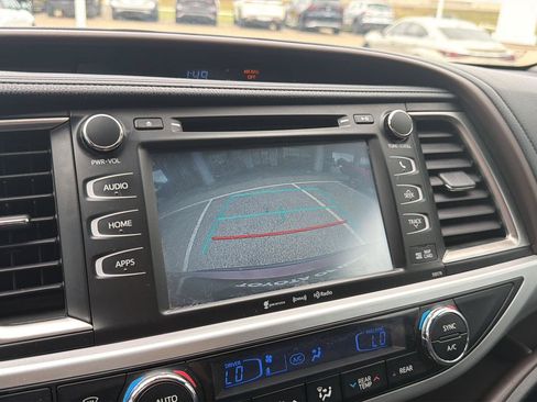 Used 2017 Toyota Highlander XLE FWD image 24