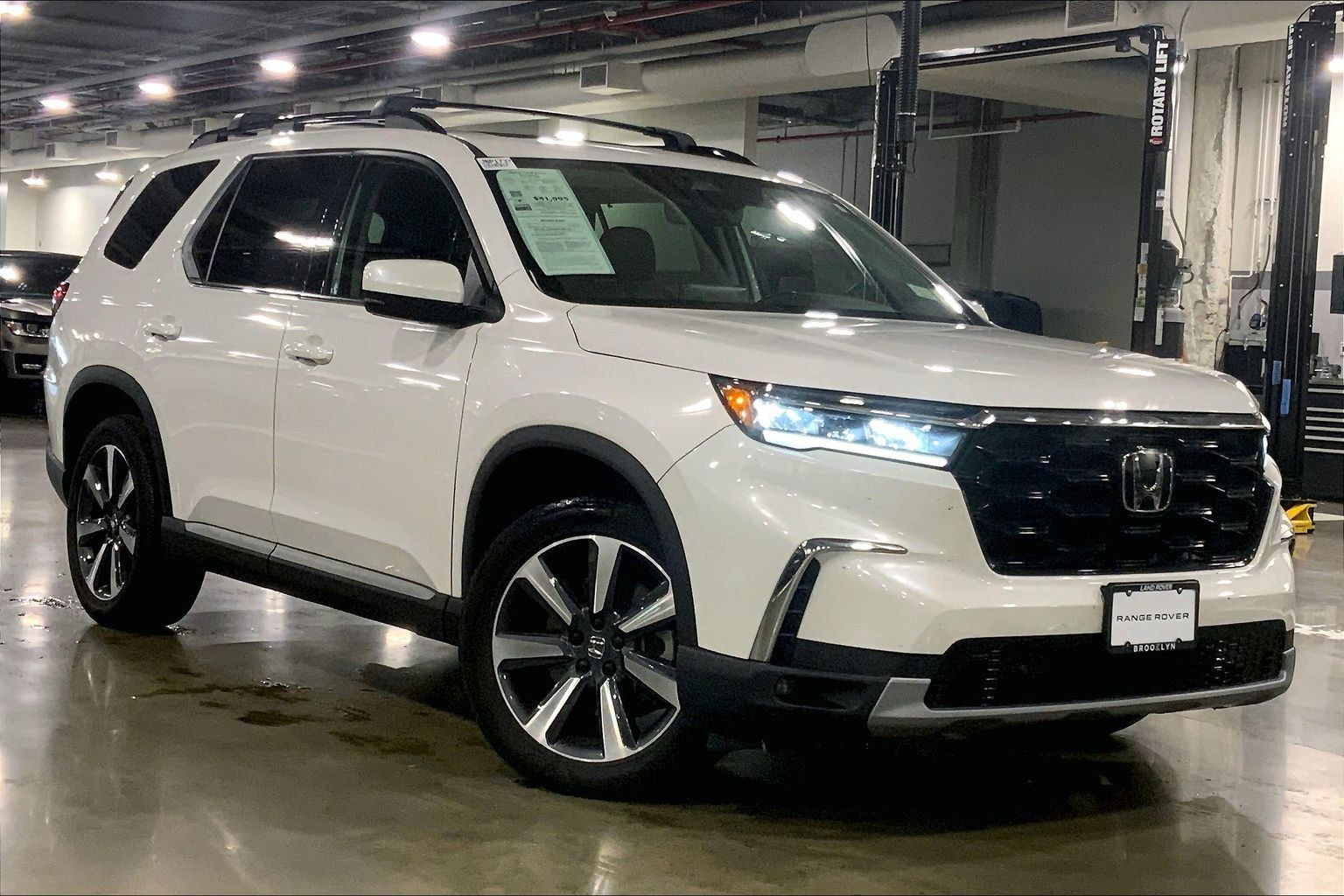 Used 2025 Honda Pilot Touring image 7