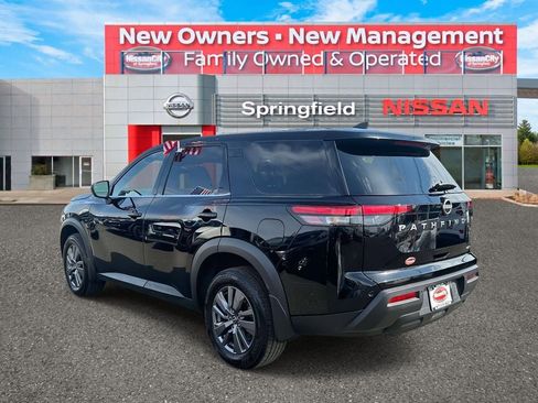 Used 2025 Nissan Pathfinder S image 6
