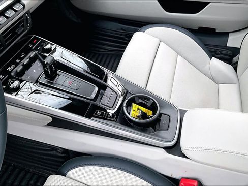 Used 2025 Porsche 911 Carrera S image 13