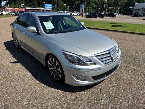Used 2013 Hyundai Genesis 5.0 R-Spec RWD image 3