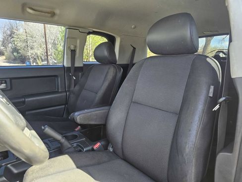 Used 2007 Toyota FJ Cruiser 4WD image 11