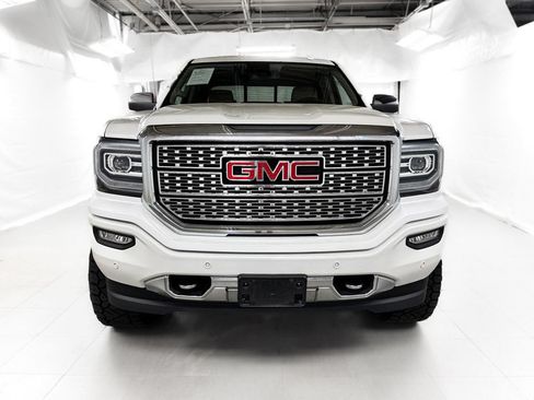 Used 2017 GMC Sierra 1500 Denali w/ Denali Ultimate Package AWD/4WD image 2