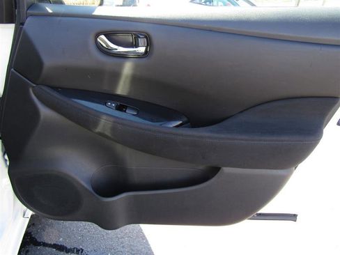 Used 2015 Nissan Leaf SV w/ LED & Quick Charge Package image 31