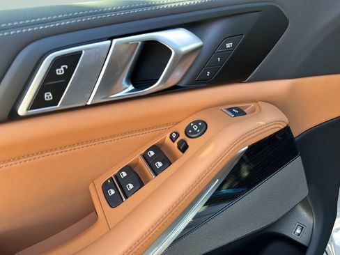 New 2026 BMW X5 xDrive50e image 8