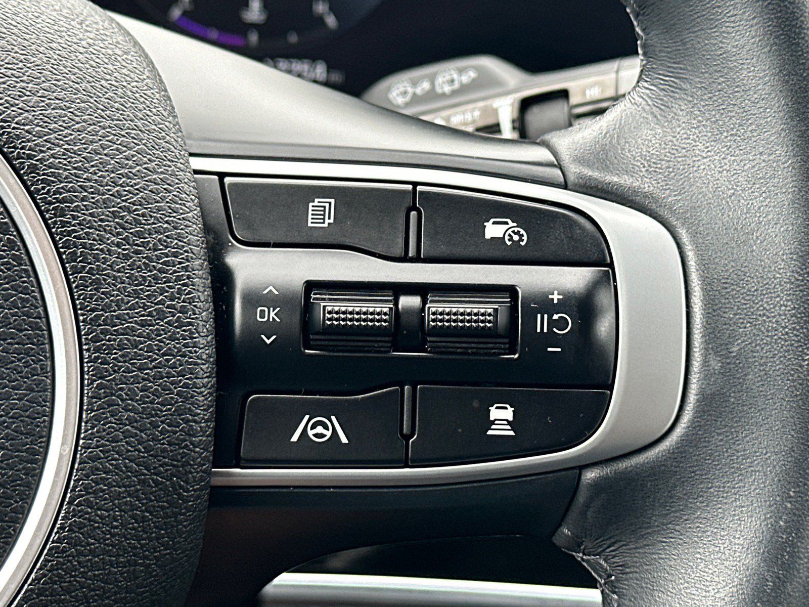 Certified 2025 Kia Sportage SX FWD image 14