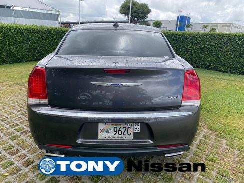 Used 2020 Chrysler 300 Touring L w/ Value Package RWD image 6