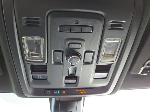 Used 2021 GMC Yukon Denali w/ LPO, Illumination Package AWD/4WD image 23