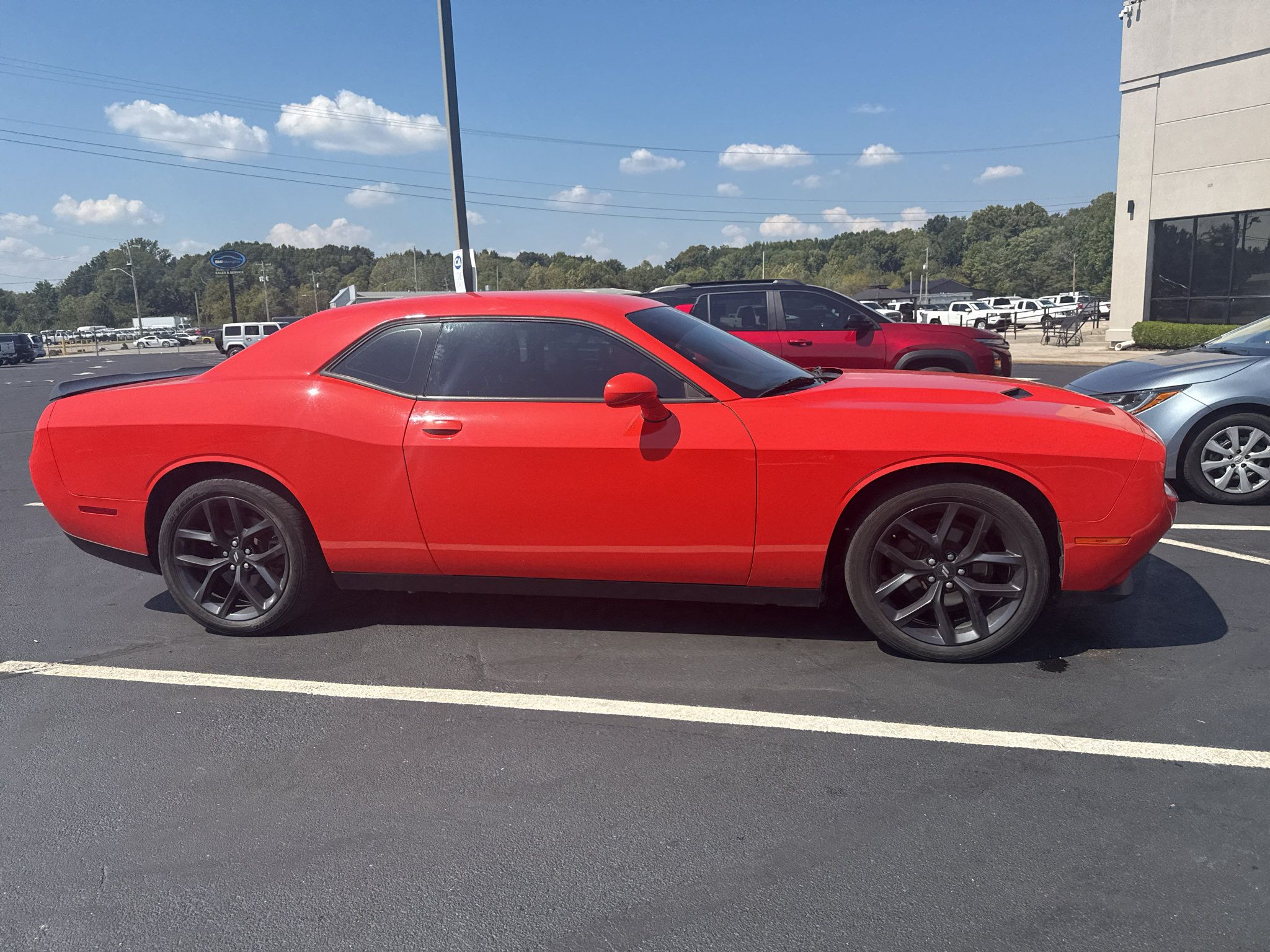 Used 2021 Dodge Challenger SXT w/ Blacktop Package RWD image 5