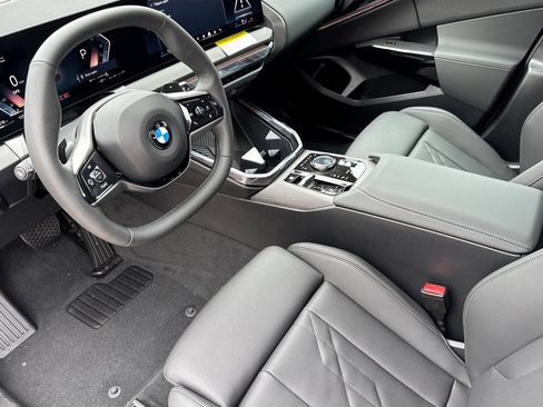 Used 2026 BMW X3 xDrive30 w/ Premium Package image 4