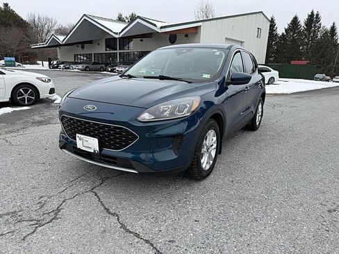 Used 2020 Ford Escape SE image 1