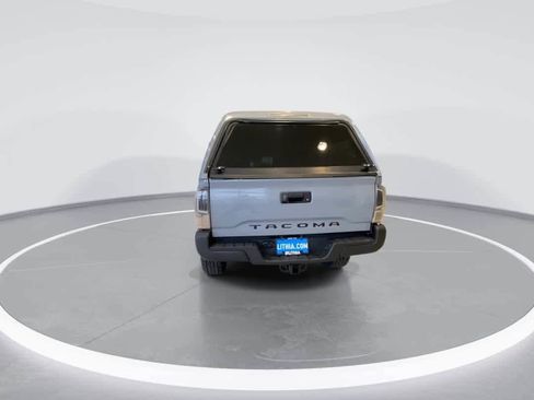 Used 2020 Toyota Tacoma TRD Off-Road image 7