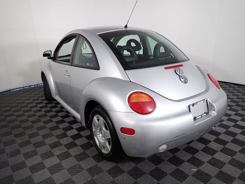 Used 2000 Volkswagen Beetle GLS FWD image 10