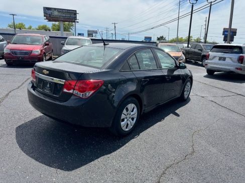 Used 2013 Chevrolet Cruze LS FWD image 6