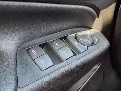 Used 2019 Chevrolet Equinox LT FWD image 19