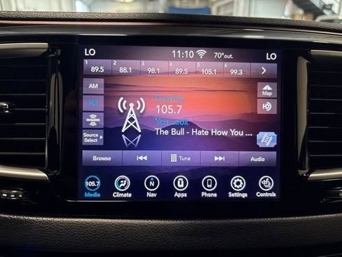 Used 2020 Chrysler Pacifica Touring-L FWD image 19