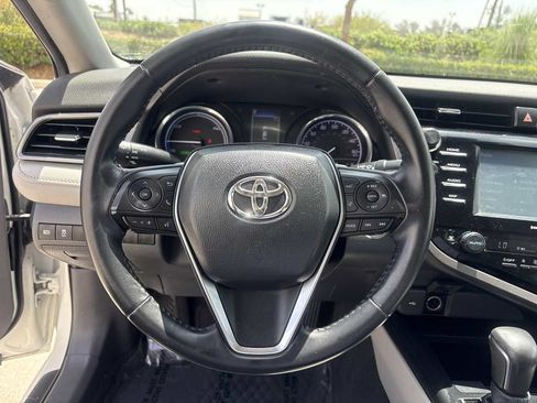 Used 2020 Toyota Camry SE w/ Carpet Mat Package FWD image 23