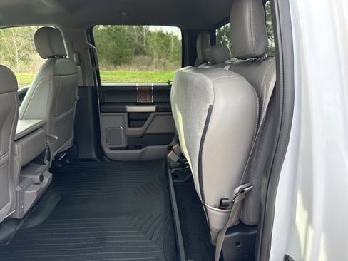 Used 2020 Ford F150 Lariat image 13