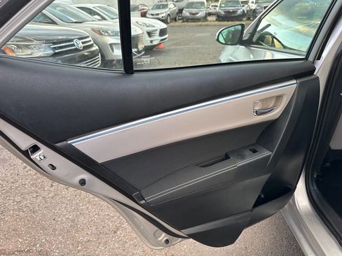 Used 2016 Toyota Corolla LE image 12