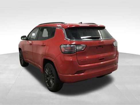 Used 2022 Jeep Compass Limited w/ (RED) Package image 15