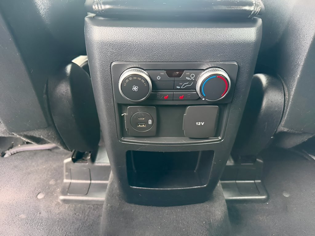 Used 2020 Ford Explorer XLT w/ Comfort Package AWD/4WD image 16