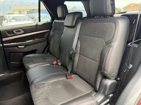 Used 2018 Ford Explorer XLT w/ Equipment Group 202A AWD/4WD image 16