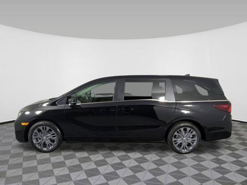 New 2026 Honda Odyssey Touring image 3