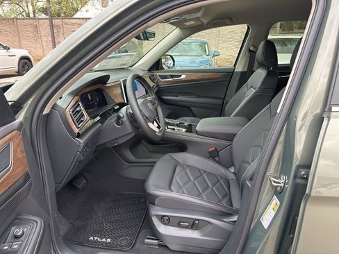 New 2026 Volkswagen Atlas SE FWD image 10