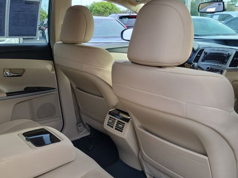 Used 2011 Toyota Venza FWD image 28