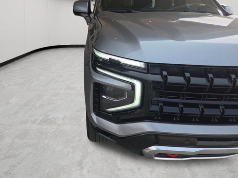Used 2025 Chevrolet Tahoe Z71 AWD/4WD image 46