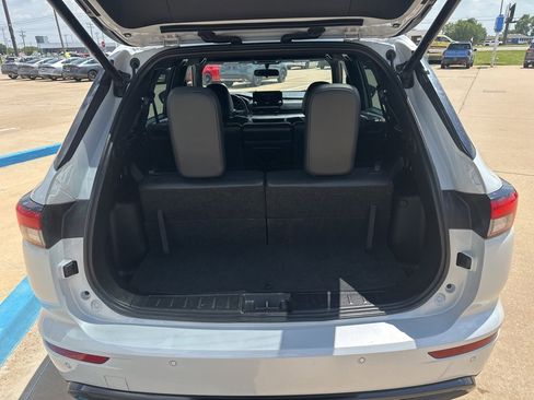 Used 2023 Mitsubishi Outlander SE image 13