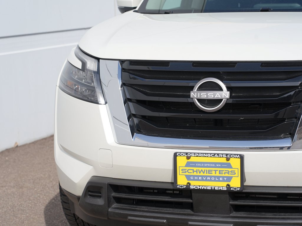 Used 2023 Nissan Pathfinder SV AWD/4WD image 10