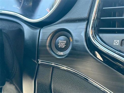 Used 2021 Jeep Grand Cherokee Limited image 29