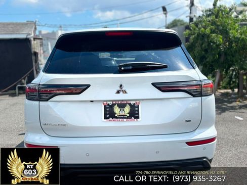 Used 2025 Mitsubishi Outlander SE AWD/4WD image 5
