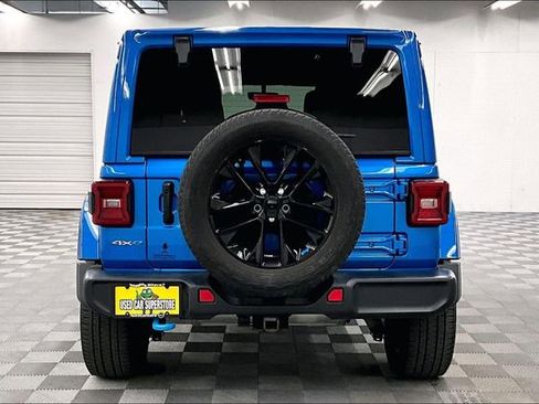 Used 2023 Jeep Wrangler Unlimited Sahara w/ Cold Weather Group image 5