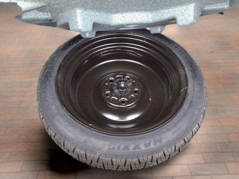 Used 2024 Nissan Altima 2.5 SV image 34