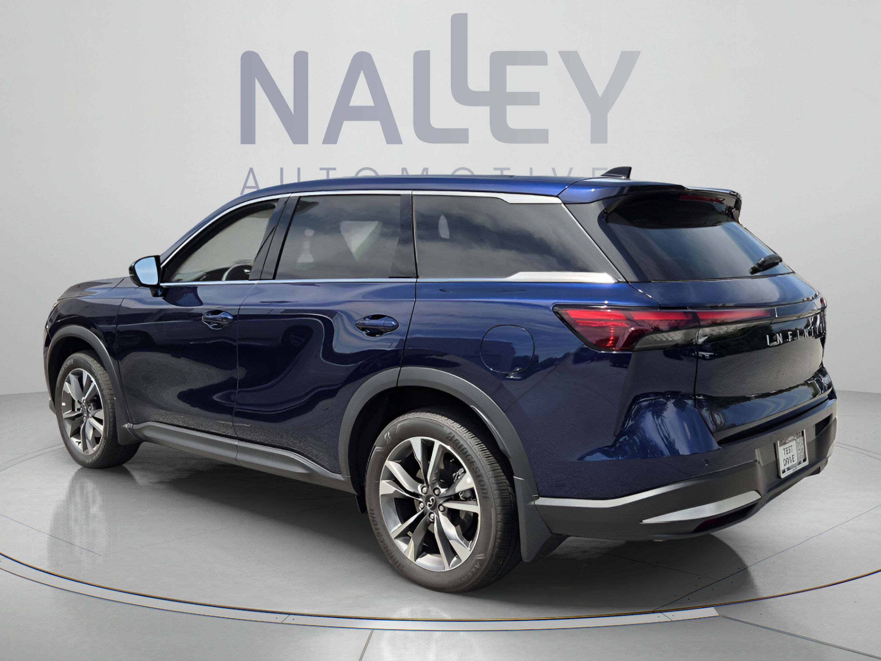 Certified 2026 INFINITI QX60 Pure w/ Cargo Package AWD/4WD image 3