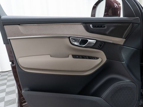 New 2026 Volvo XC90 B6 Ultra w/ Protection Package image 11