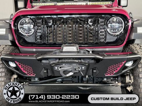 Used 2024 Jeep Wrangler Unlimited AWD/4WD image 4