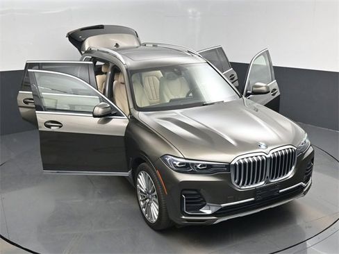 Used 2021 BMW X7 xDrive40i w/ Premium Package image 63