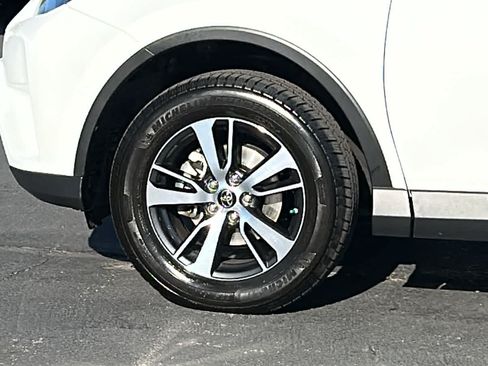 Used 2017 Toyota RAV4 XLE w/ All Weather Liner Package AWD/4WD image 9